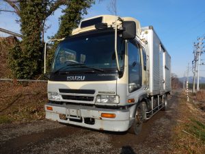 いすゞ　トラック　フォワードアルミバン　廃車　解体車　輸出向け車両