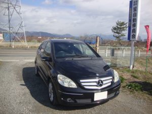 メルセデスベンツ　B200　廃車　解体車　輸出向け車両