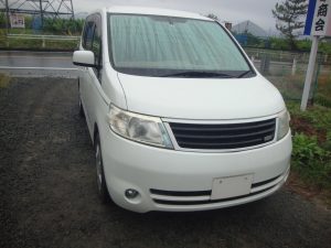 ニッサン　セレナ　廃車　解体車　輸出向け車両