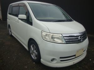 ニッサン　セレナ　廃車　解体車　輸出向け車両