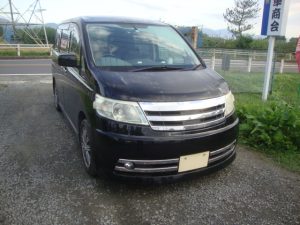 ニッサン　セレナ　廃車　解体車　輸出向け車両