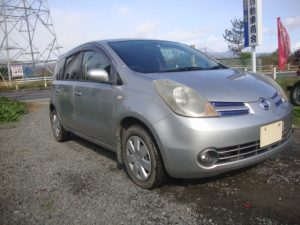 ニッサン　ノート　廃車　解体車　輸出向け車両