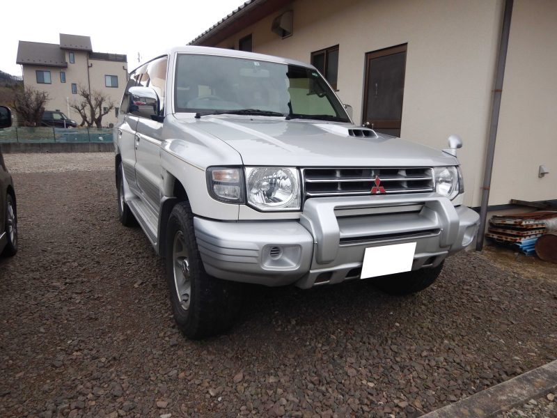 三菱　パジェロ　廃車　解体車　輸出向け車両
