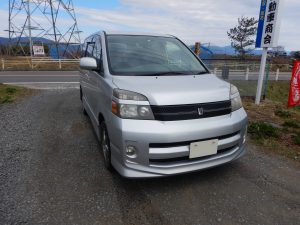 トヨタ　ヴォクシー　廃車　解体車　輸出向け車両